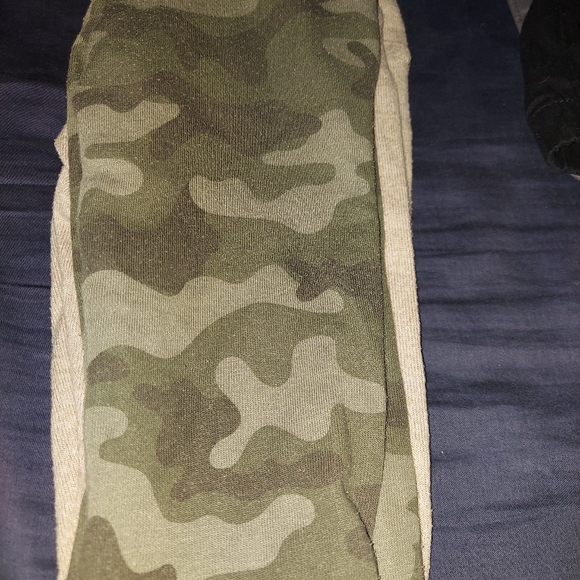 Lot of 4 Two pairs of Cat & Jack Jogger Pants & 2 pairs of Garanimals Sweatpants - Picture 6 of 6